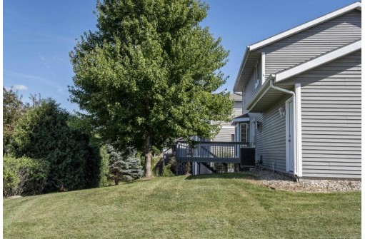 5256 Stoneman Dr, Fitchburg, WI 53711