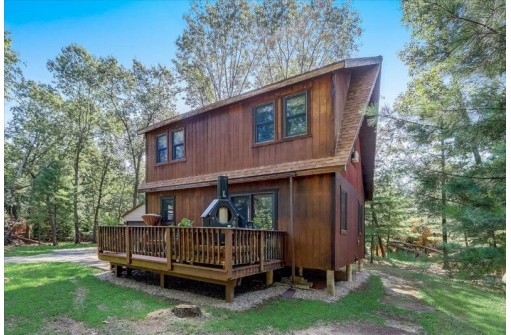 W8005 Fawn Ln, Oxford, WI 53952