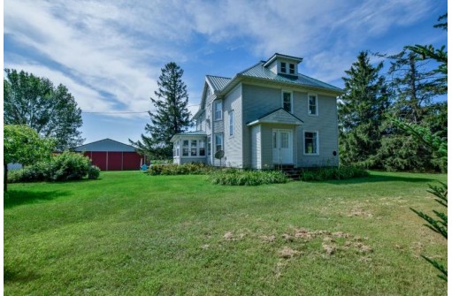 W4511 Vangen Rd, Rio, WI 53960