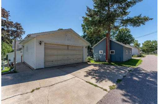 427 Mulberry St, Baraboo, WI 53913