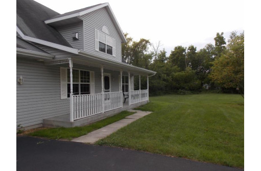 334 E Riverview Rd, Edgerton, WI 53534