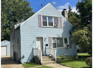 116 N Pine St Janesville, WI 53545