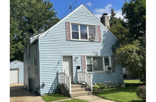 116 N Pine St, Janesville, WI 53545