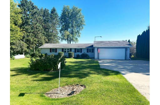 W10318 Sunny Point Rd, Beaver Dam, WI 53916