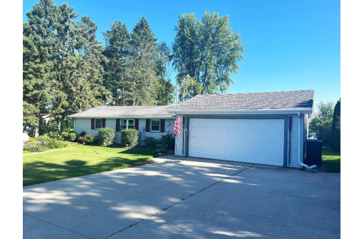 W10318 Sunny Point Rd, Beaver Dam, WI 53916