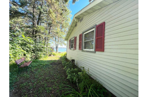 W10318 Sunny Point Rd, Beaver Dam, WI 53916