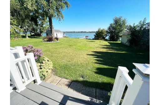 W10318 Sunny Point Rd, Beaver Dam, WI 53916