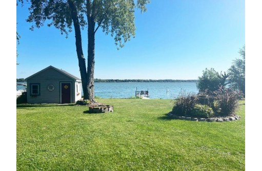 W10318 Sunny Point Rd, Beaver Dam, WI 53916