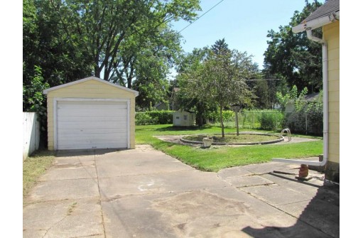 220 N Pearl St, Janesville, WI 53548