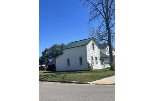 428 N Michigan St, Prairie Du Chien, WI 53821