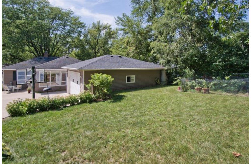 6216 Winnequah Rd, Monona, WI 53716