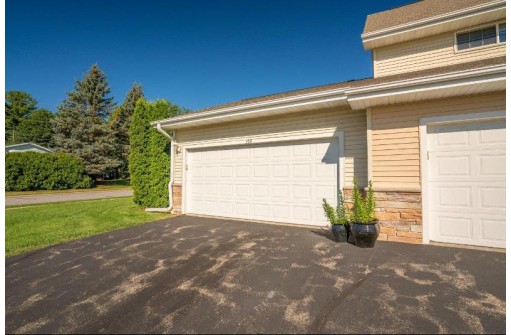 359 O'Neil St, Lake Mills, WI 53551