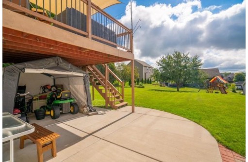 713 Parkway Dr, Mount Horeb, WI 53572