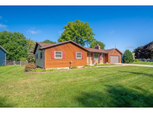 1272 Crossing Ridge Sun Prairie, WI 53590