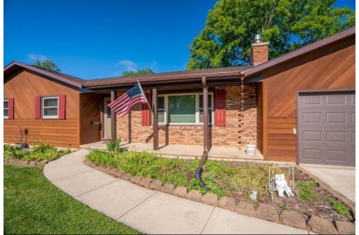 1272 Crossing Ridge, Sun Prairie, WI 53590