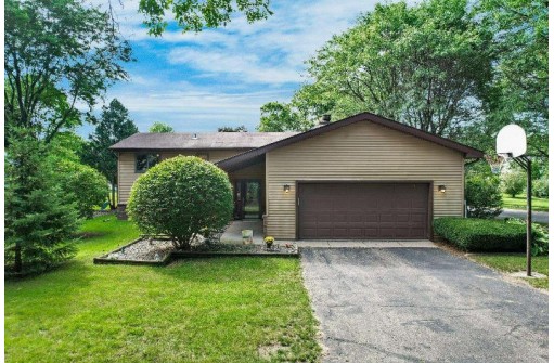 3002 Greenway Tr, Madison, WI 53719