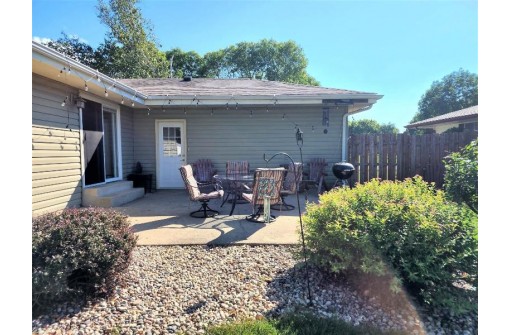 2136 S Chatham St, Janesville, WI 53546