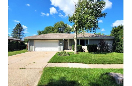 2136 S Chatham St, Janesville, WI 53546