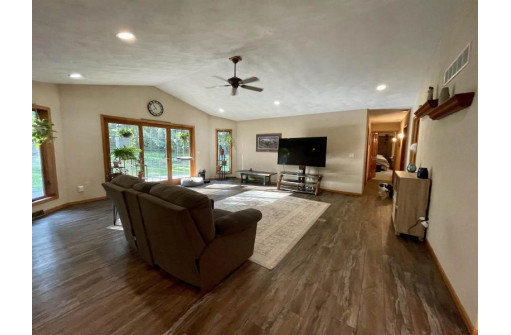 N4020 Golf Ln, Brodhead, WI 53520