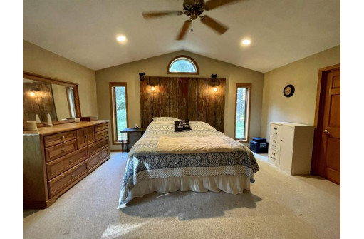 N4020 Golf Ln, Brodhead, WI 53520