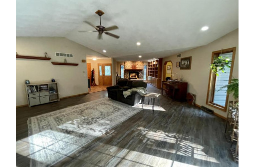 N4020 Golf Ln, Brodhead, WI 53520