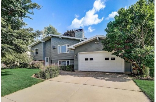 211-213 Tower Dr, Sun Prairie, WI 53590