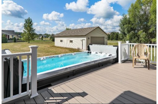 W2625 Story Creek Cir, Belleville, WI 53508