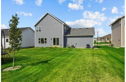 869 Tamarack Ln, Sun Prairie, WI 53590