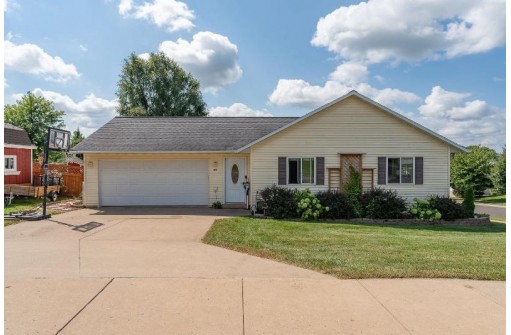 215 Barbara Ann Dr, Reedsburg, WI 53959