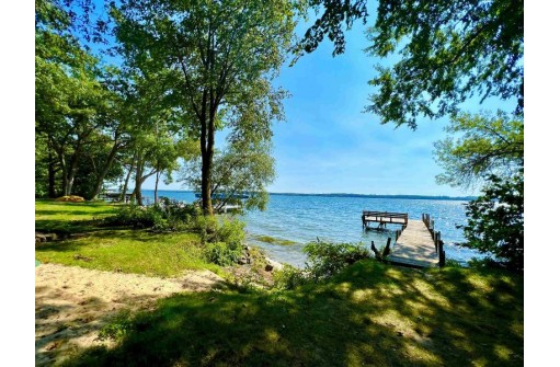 W2219 Hickory Rd, Green Lake, WI 54941