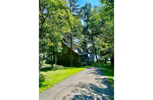 W2219 Hickory Rd, Green Lake, WI 54941