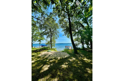 W2219 Hickory Rd, Green Lake, WI 54941