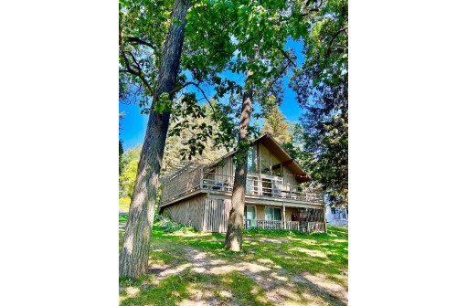 W2219 Hickory Rd, Green Lake, WI 54941