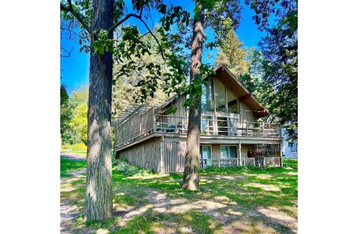 W2219 Hickory Rd, Green Lake, WI 54941