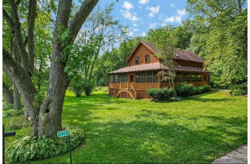 1539 Burve Rd, Deerfield, WI 53531