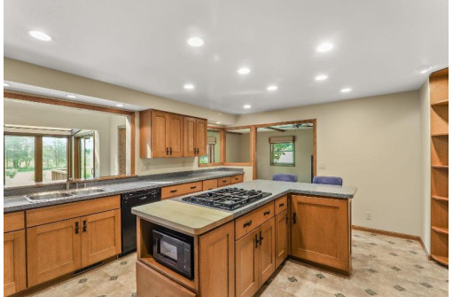 1539 Burve Rd, Deerfield, WI 53531