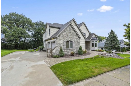 1802 Blue Ridge Tr, Waunakee, WI 53597