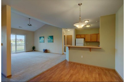 121 Metro Terr 305, Madison, WI 53718