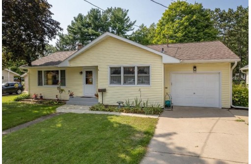 223 7th St, Prairie Du Sac, WI 53578