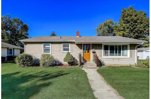 75 5th St, Prairie Du Sac, WI 53578