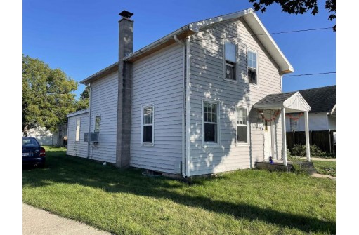 509 S High St, Janesville, WI 53548