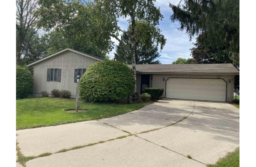 1135 Alpine Dr, Janesville, WI 53546