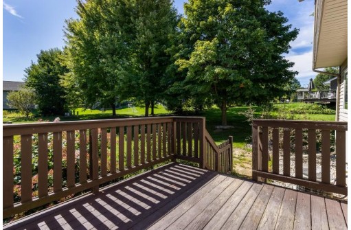 349 Stoney Ridge Tr, Stoughton, WI 53589