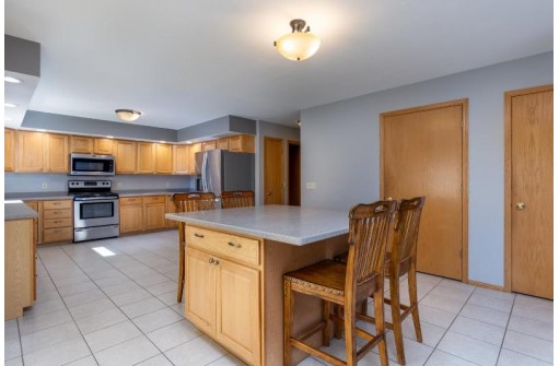 349 Stoney Ridge Tr, Stoughton, WI 53589