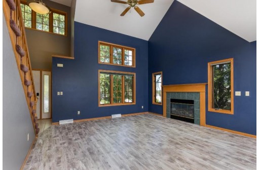 349 Stoney Ridge Tr, Stoughton, WI 53589