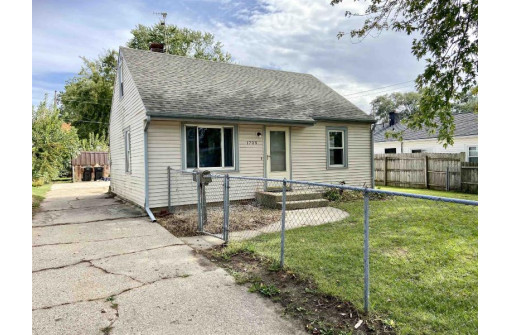 1709 Johnson St, Beloit, WI 53511