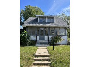 228 Elizabeth St Baraboo, WI 53913