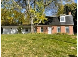 618 Sunset Cir Ripon, WI 54971