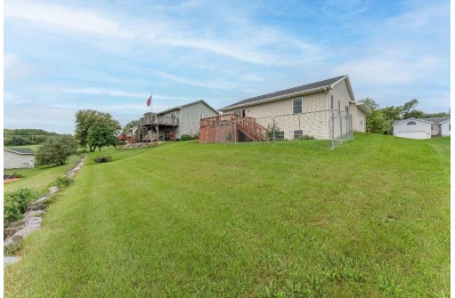 720 Parkside Ave, Baraboo, WI 53913