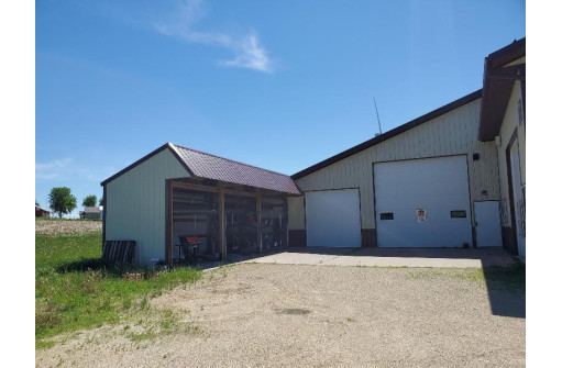 100 Eagle Dr, Cashton, WI 54619